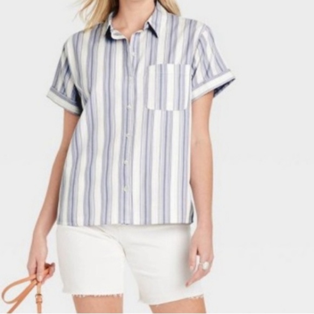 Universal Thread Women's Striped Button Down Shirt